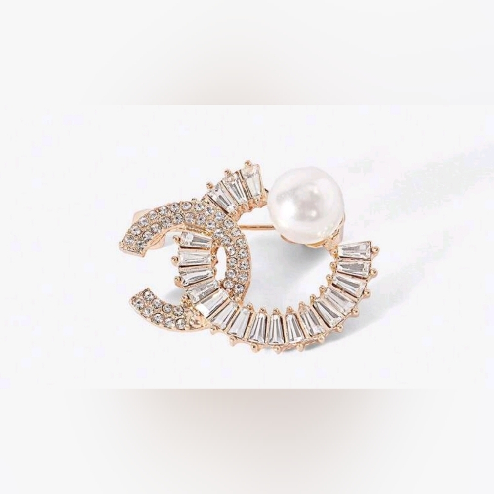 Fashion Jewelry Gold and White Pearl Rhinestone CC Brooch